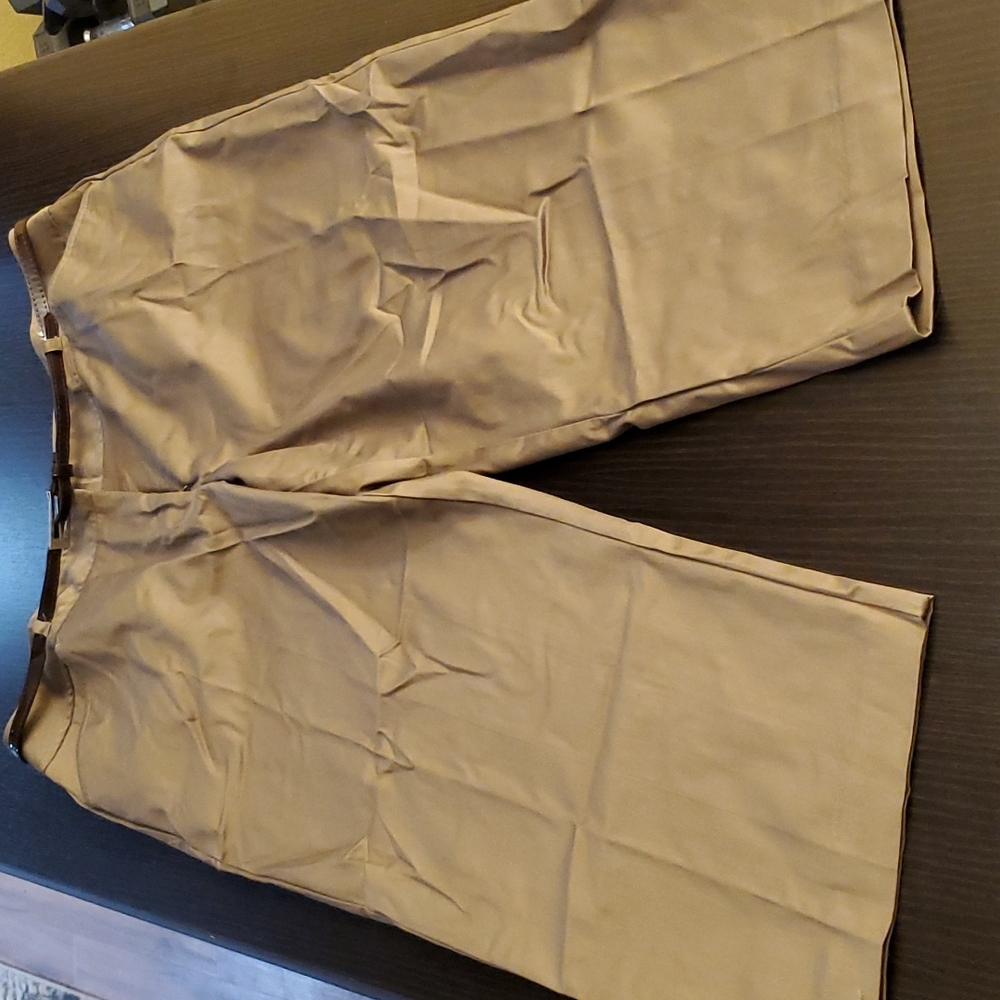 Capri pants